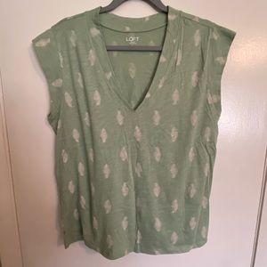 Loft Outlet green top with cream feathers